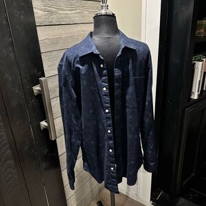 Banana republic, navy blue floral print, slim fit men’s size large  dress shirt